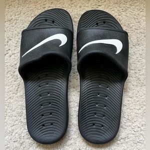 Nike rubber shower shoes